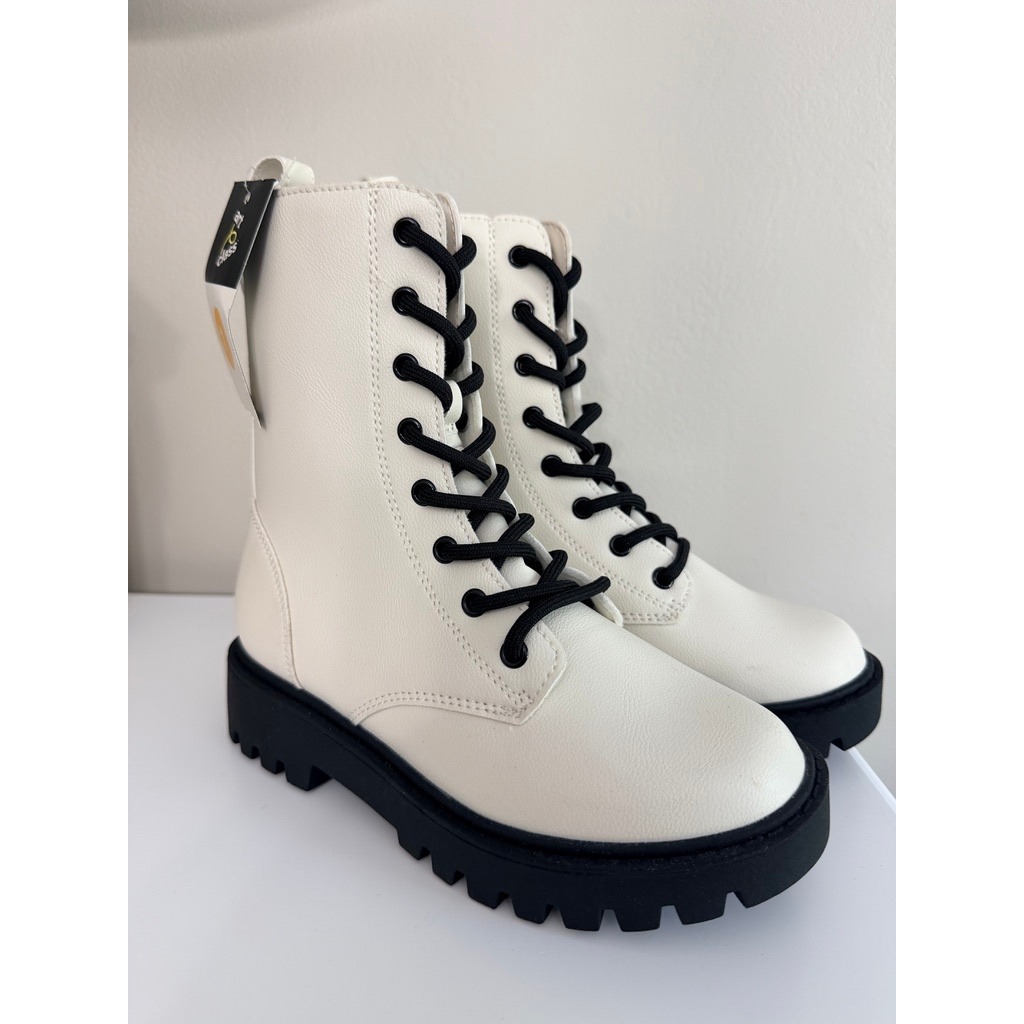 Art Class Combat Boots Girls Size 1 Cream Lug Sole Lace Up Side Zip Nwt